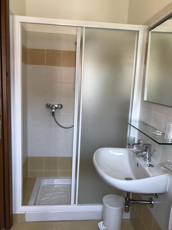 Locanda Speranza Torri Del Benaco Esterno foto