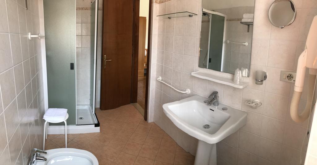 Locanda Speranza Torri Del Benaco Esterno foto